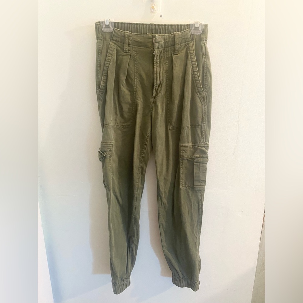 •GAP• Army Green Cargo Joggers